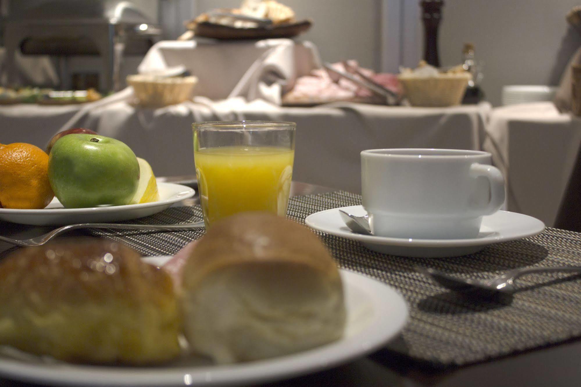 Regency Golf - Hotel Urbano Montevideo Buitenkant foto